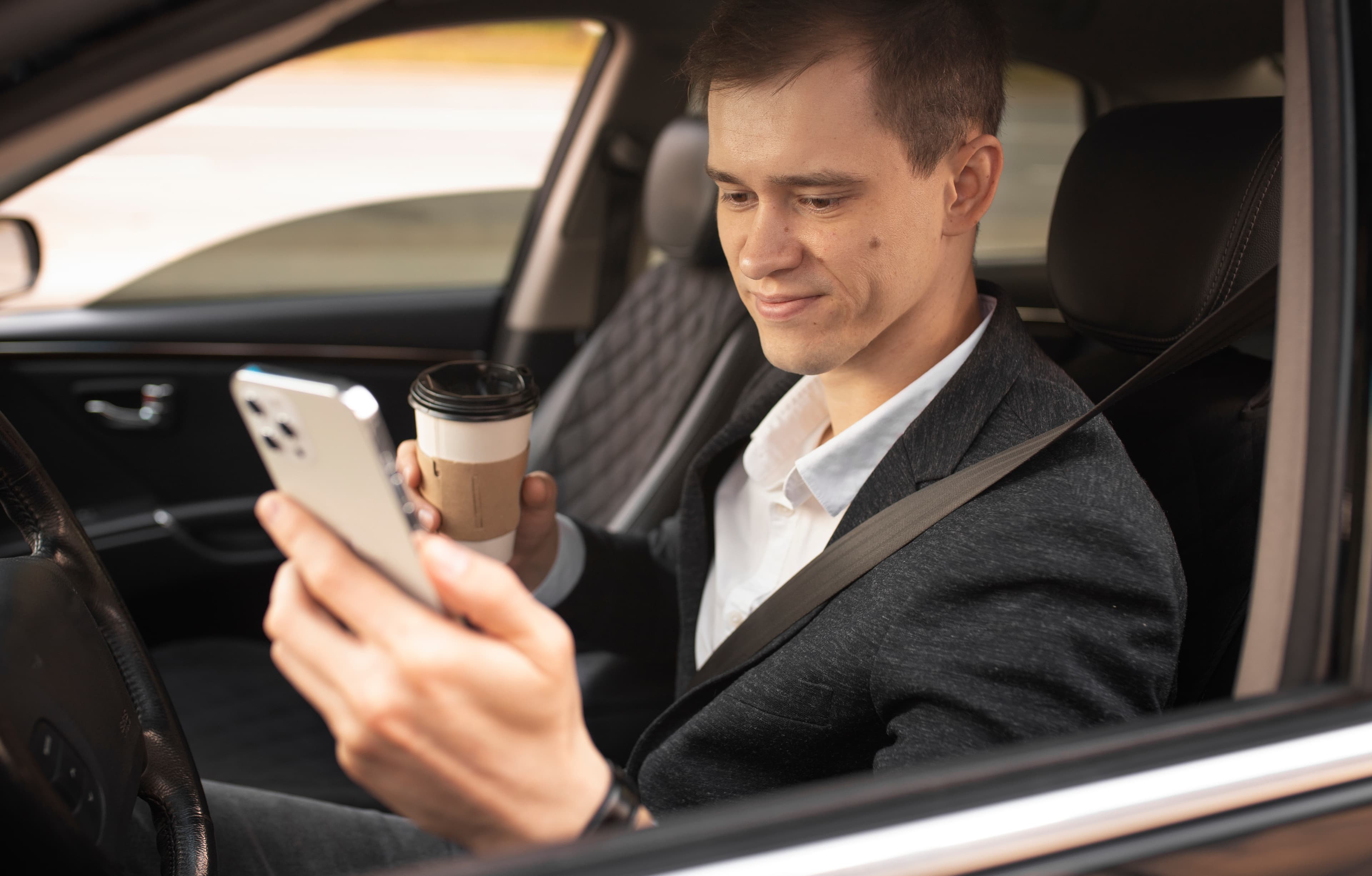 Motorista com café
