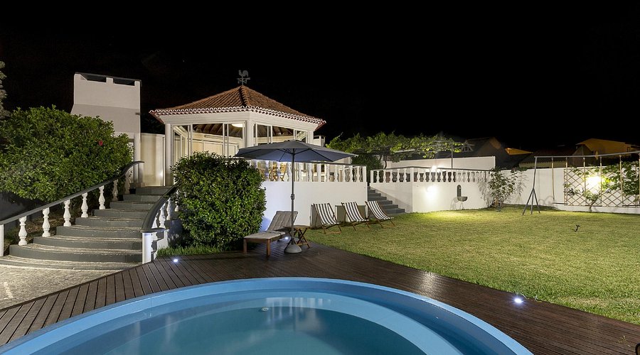 Quinta das Rosas wedding venue at dusk
