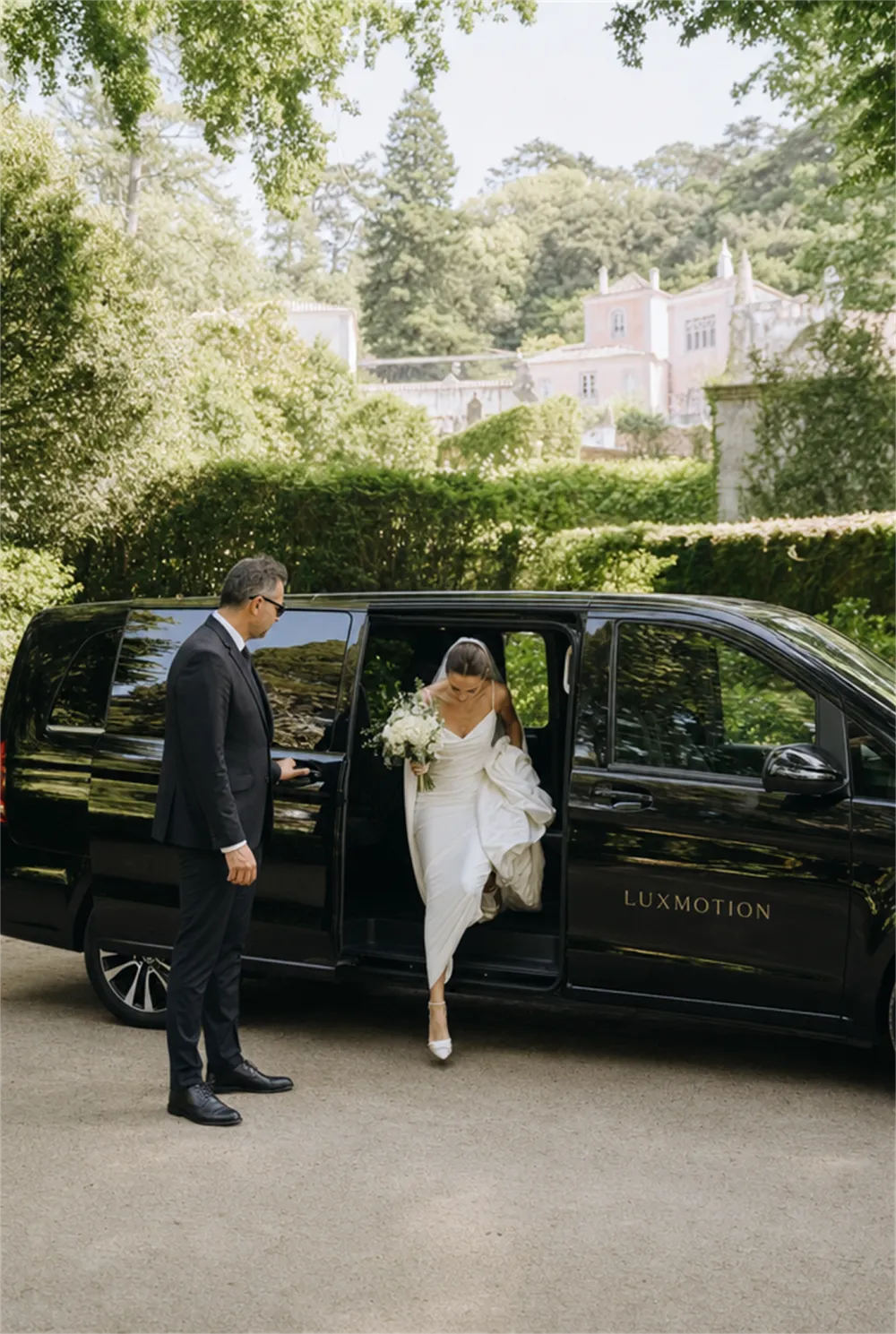 Wedding moment 8